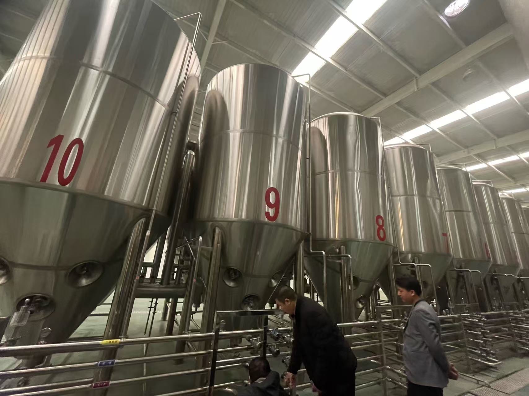 夏县精酿啤酒设备厂—平面布置、设备设计、制造、调试、培训等一条龙服务